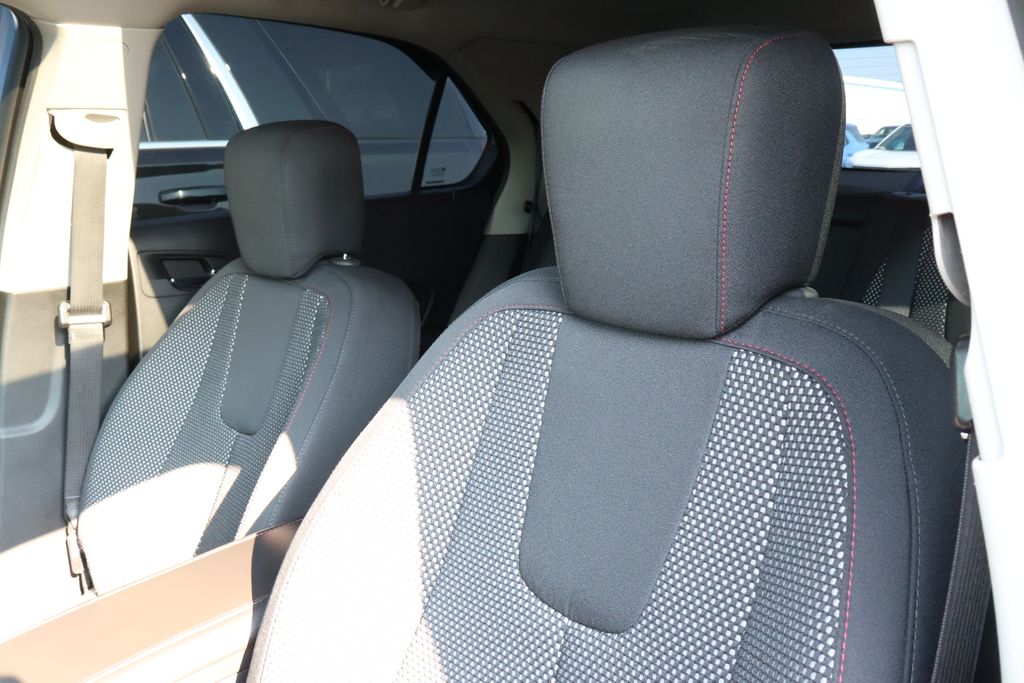 Thumbnail: 2015 Chevrolet Equinox - 14