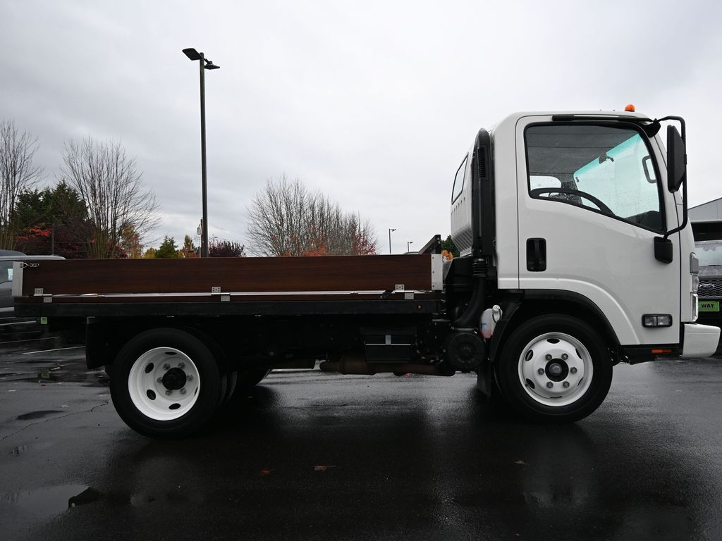 2024 Isuzu NPR HD 