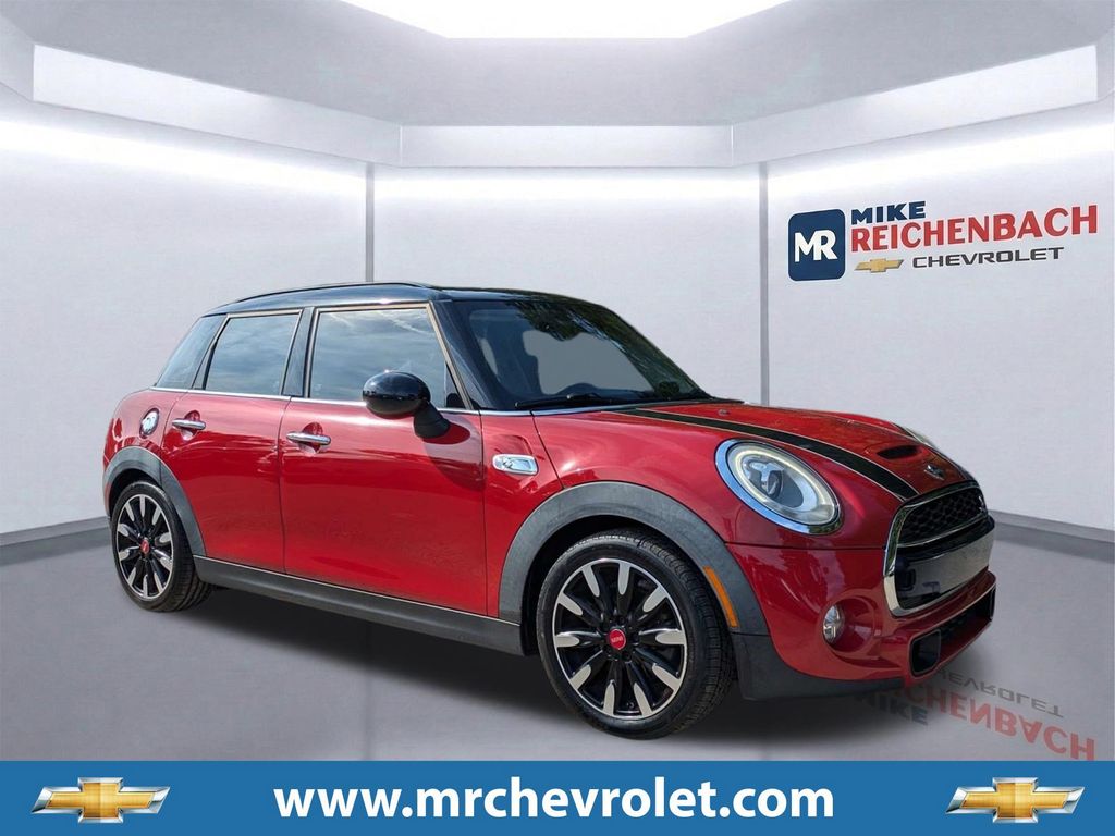 Blazing Red 2016 MINI Cooper Hatchback Front-Wheel Drive 6-Speed Automatic
