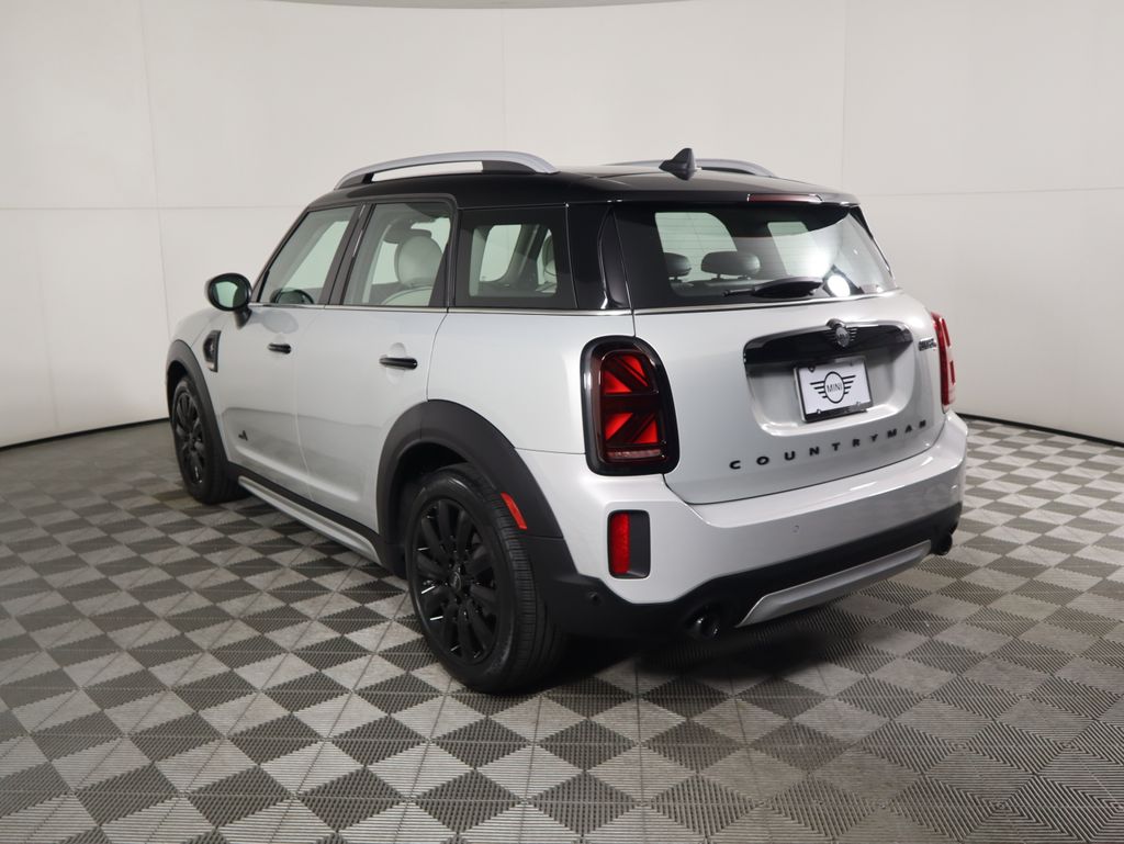 2023 MINI Cooper Countryman Iconic 7