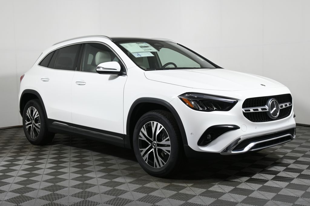 2025 Mercedes-Benz GLA 250 4MATIC 8