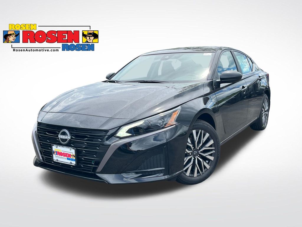 Super Black Clearcoat 2026 Nissan Altima Sedan All-Wheel Drive Continuously Variable Transmission