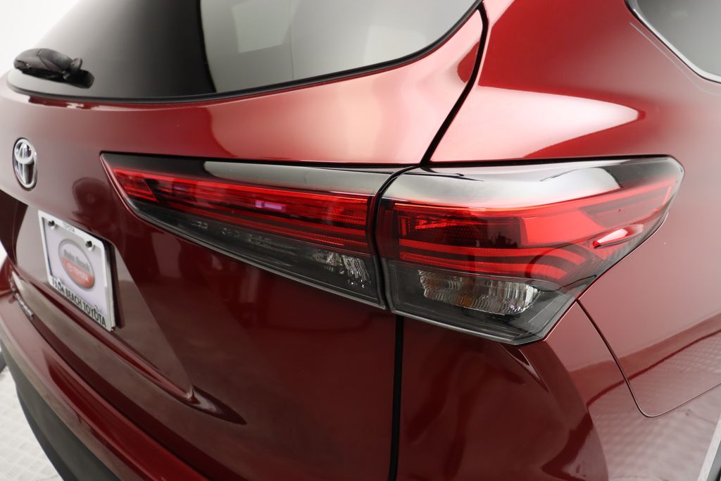 2021 Toyota Highlander XLE 9