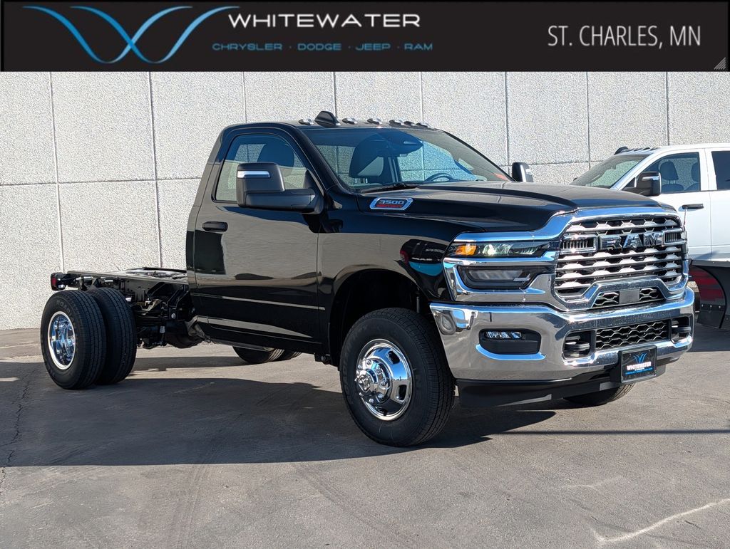 Diamond Black Crystal Pearlcoat 2026 RAM 3500 Chassis Tradesman Regular Cab DRW 4WD Pickup Truck Four-Wheel Drive 8-Speed Automatic