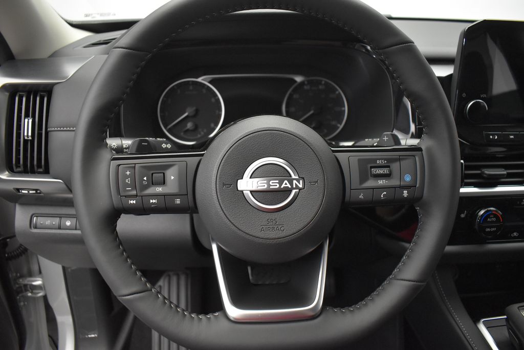 Thumbnail: 2025 Nissan Pathfinder - 16