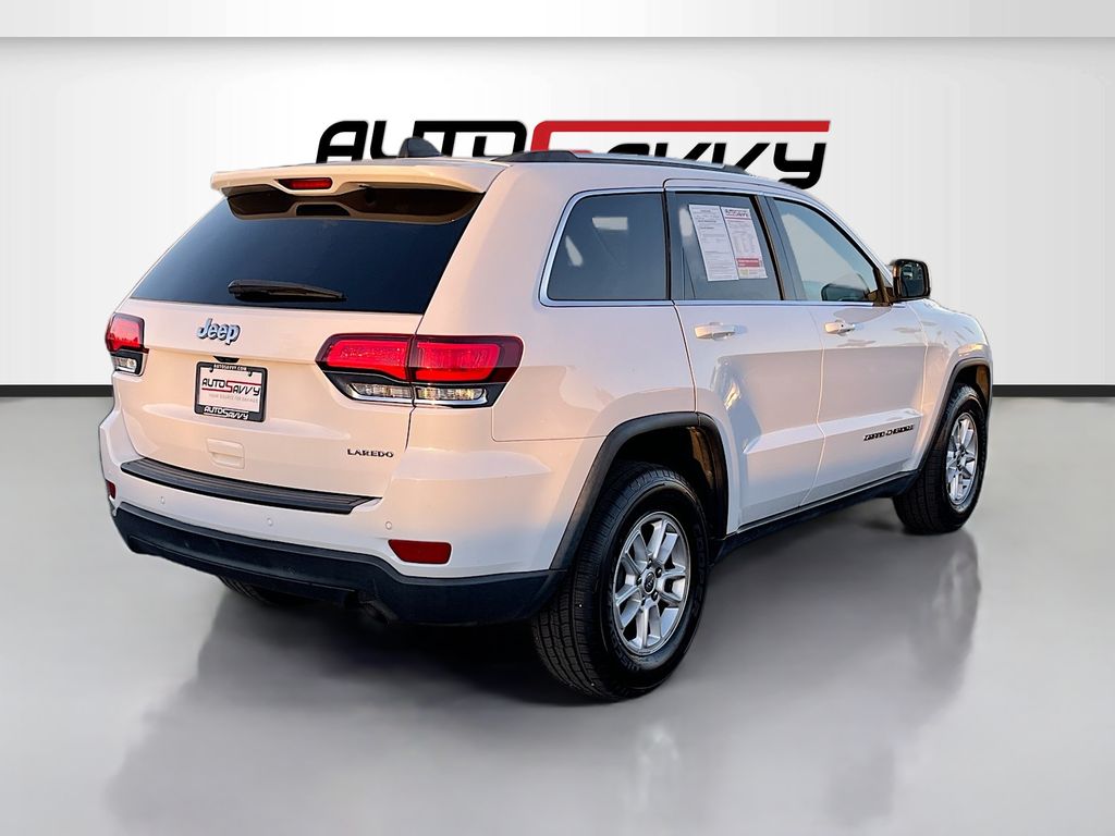 Used 2020 White Jeep Laredo E image 7
