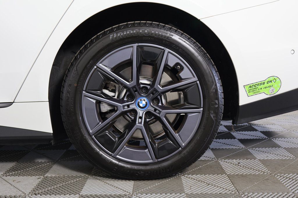Thumbnail: 2023 BMW i4 - 16