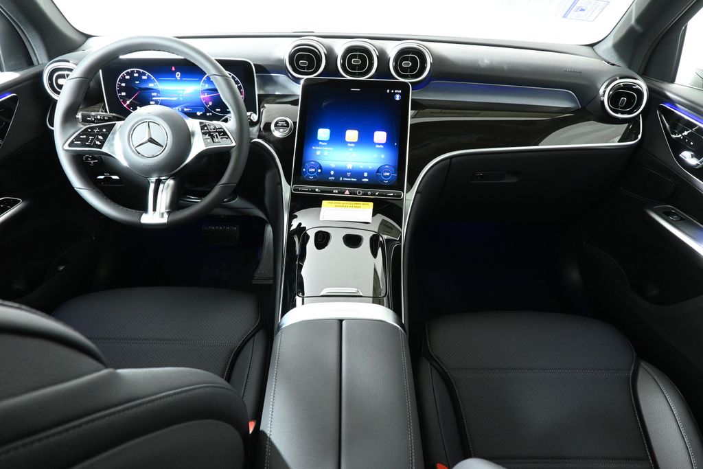 2025 Mercedes-Benz GLC 300 4