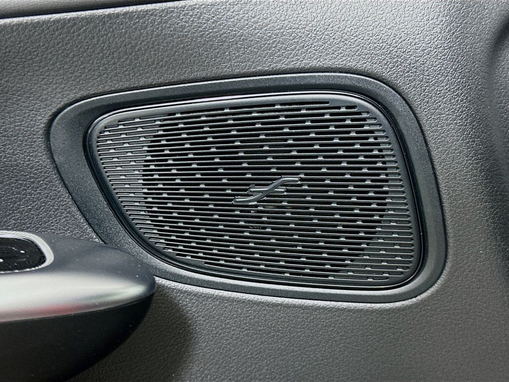 Thumbnail: 2025 Mercedes-Benz GLC - 18