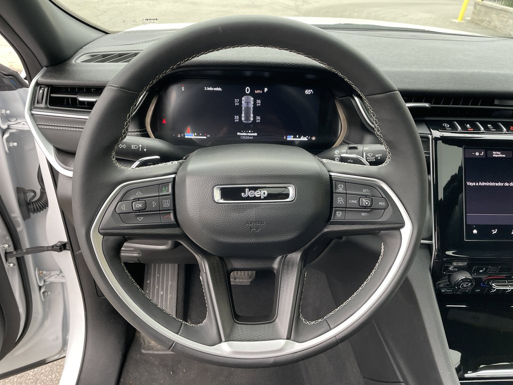 Used 2025 Jeep Grand Cherokee SUV
