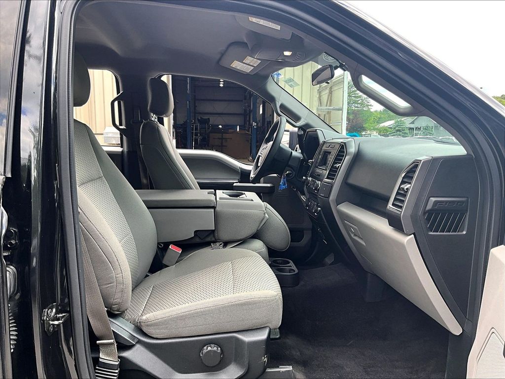 2015 Ford F-150 — photo 14