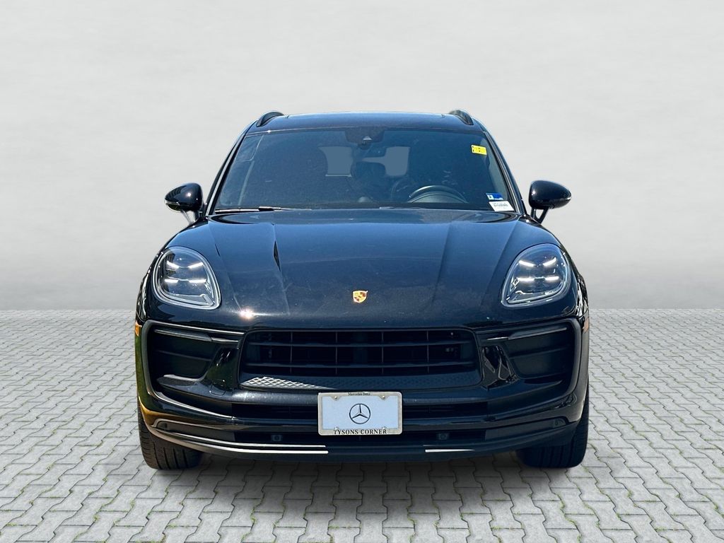 Thumbnail: 2022 Porsche Macan - 2