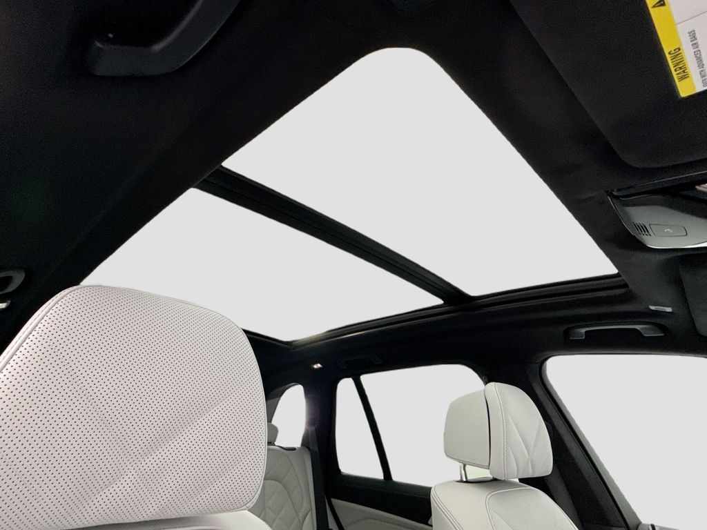 Thumbnail: 2026 BMW X5 - 17