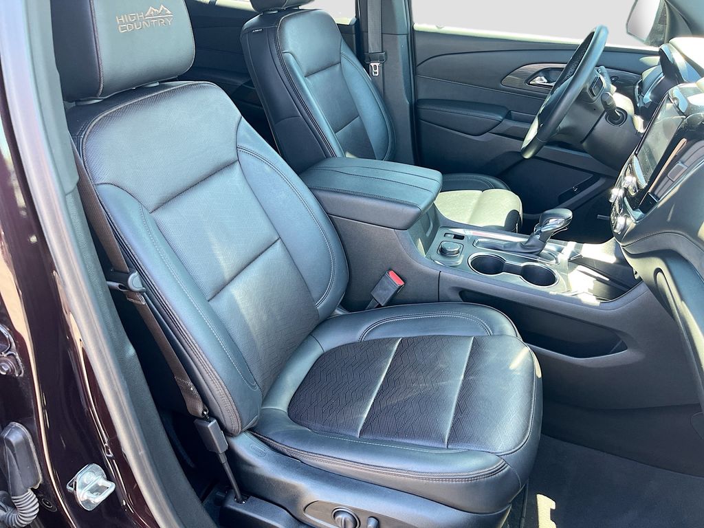 Used 2023 Red Chevrolet High Country image 31