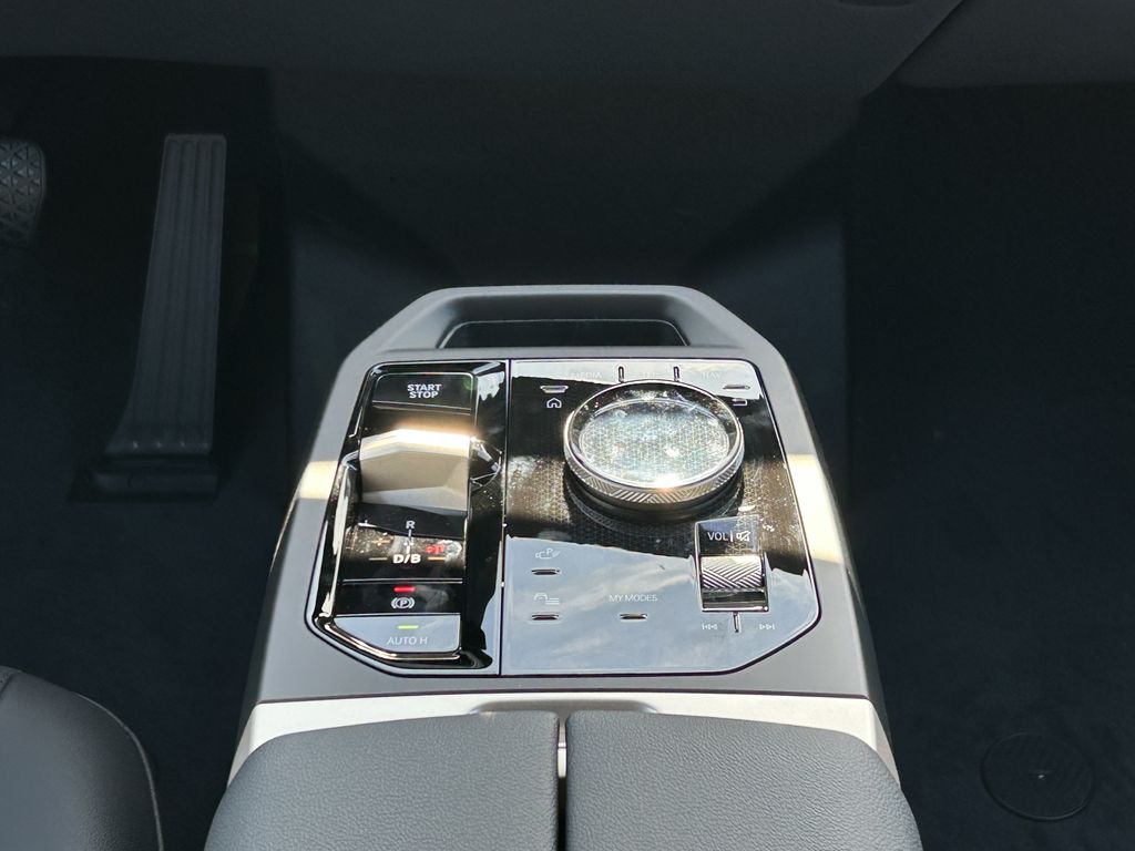 Thumbnail: 2026 BMW iX - 26