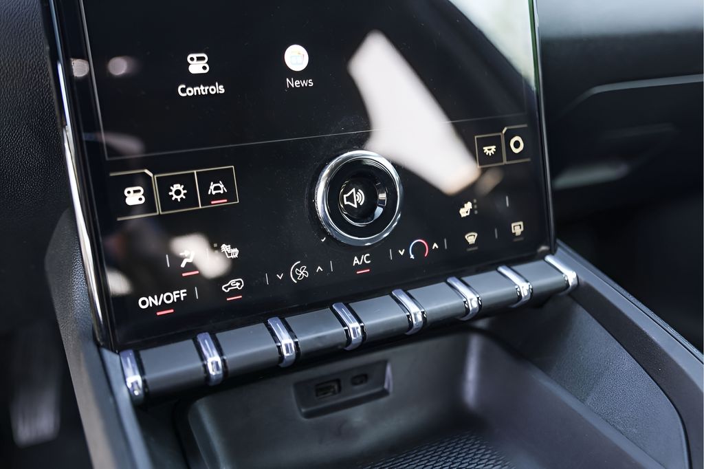 Used 2026 Black GMC Elevation image 21