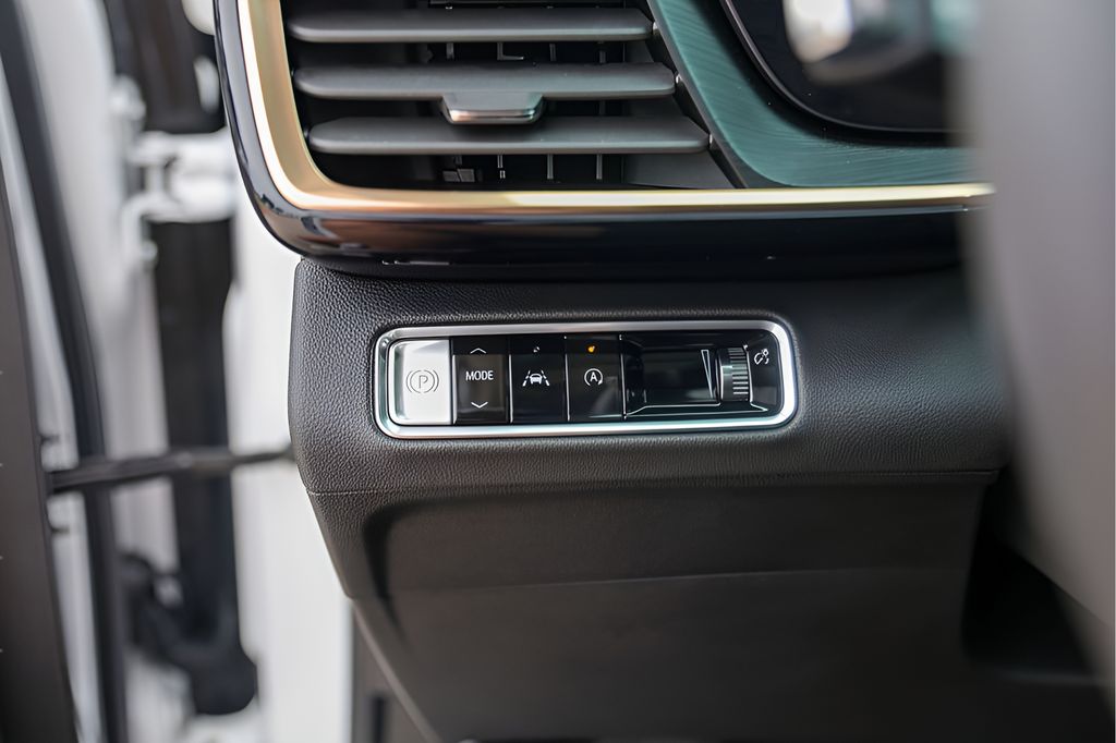 Used Car 2025 Buick Envision  Avenir For Sale Under $40,000 In Austin, Texas