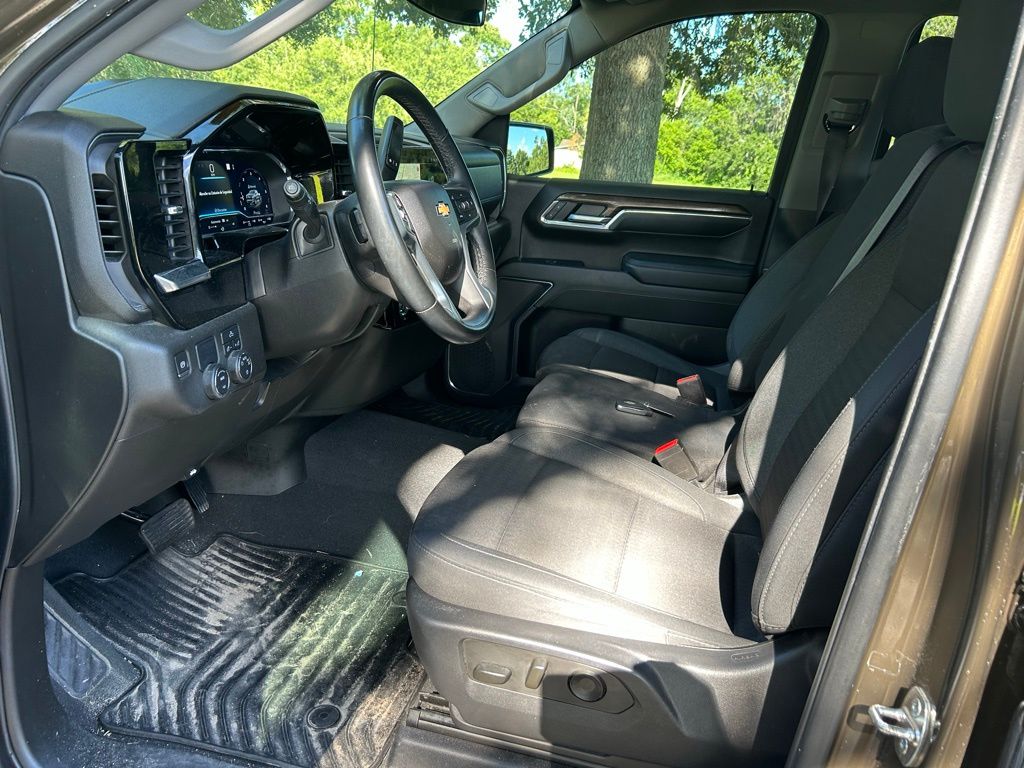 Thumbnail: 2023 Chevrolet Silverado 1500 - 14