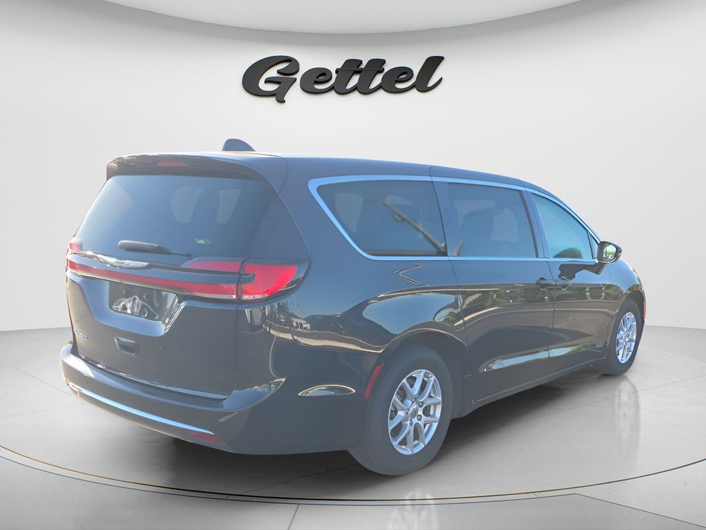 View vehicle photo 5