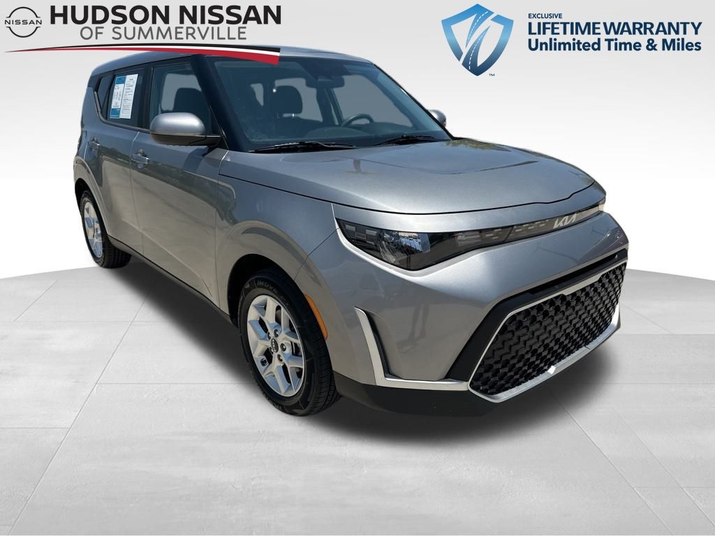 2023 Steel Gray Kia Soul LX Hatchback