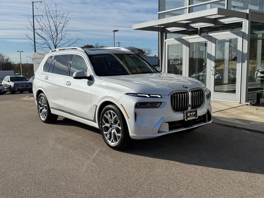 2023 BMW X7