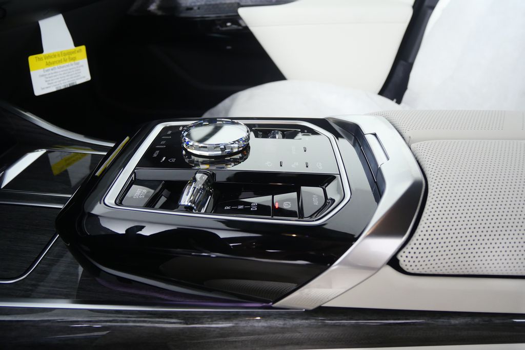 Thumbnail: 2026 BMW i7 - 19