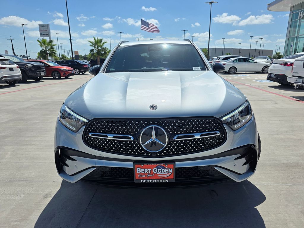 New 2026 Silver Mercedes-Benz GLC 300 image 2