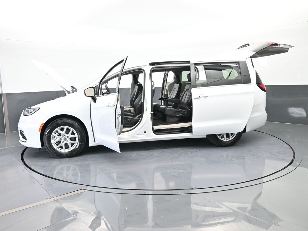 Used 2023 Bright White Clearcoat Chrysler Touring L image 75