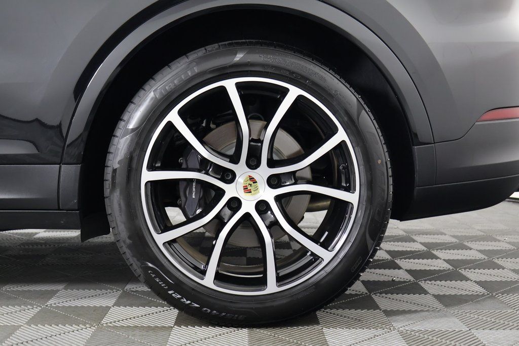 Thumbnail: 2024 Porsche Cayenne - 16