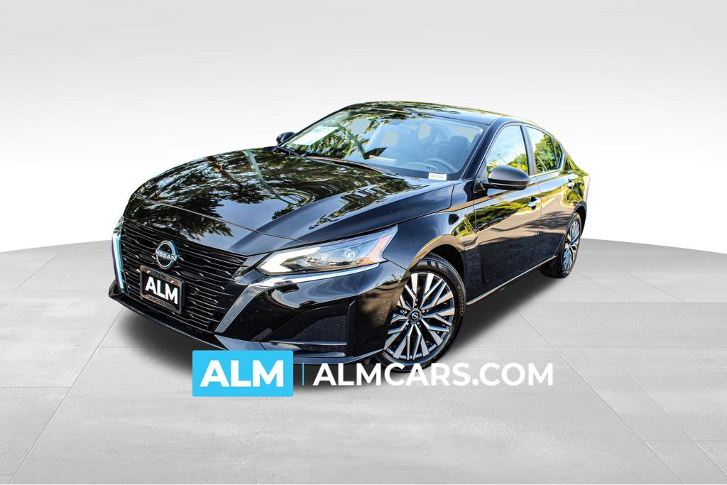 Super Black Clearcoat 2025 Nissan Altima Sedan Front-Wheel Drive Continuously Variable Transmission