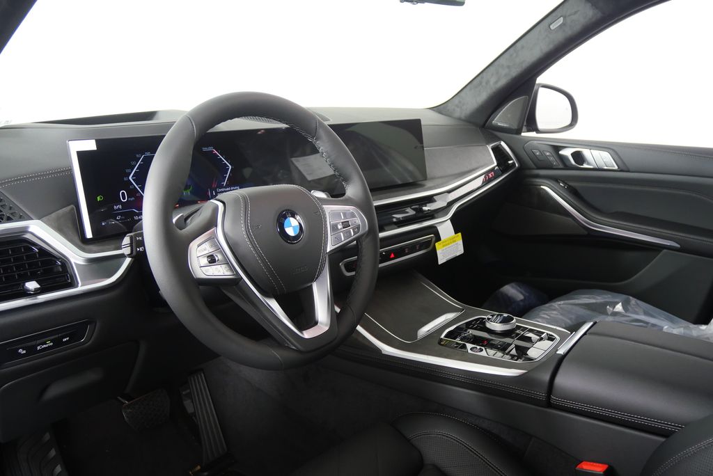 Thumbnail: 2026 BMW X7 - 13