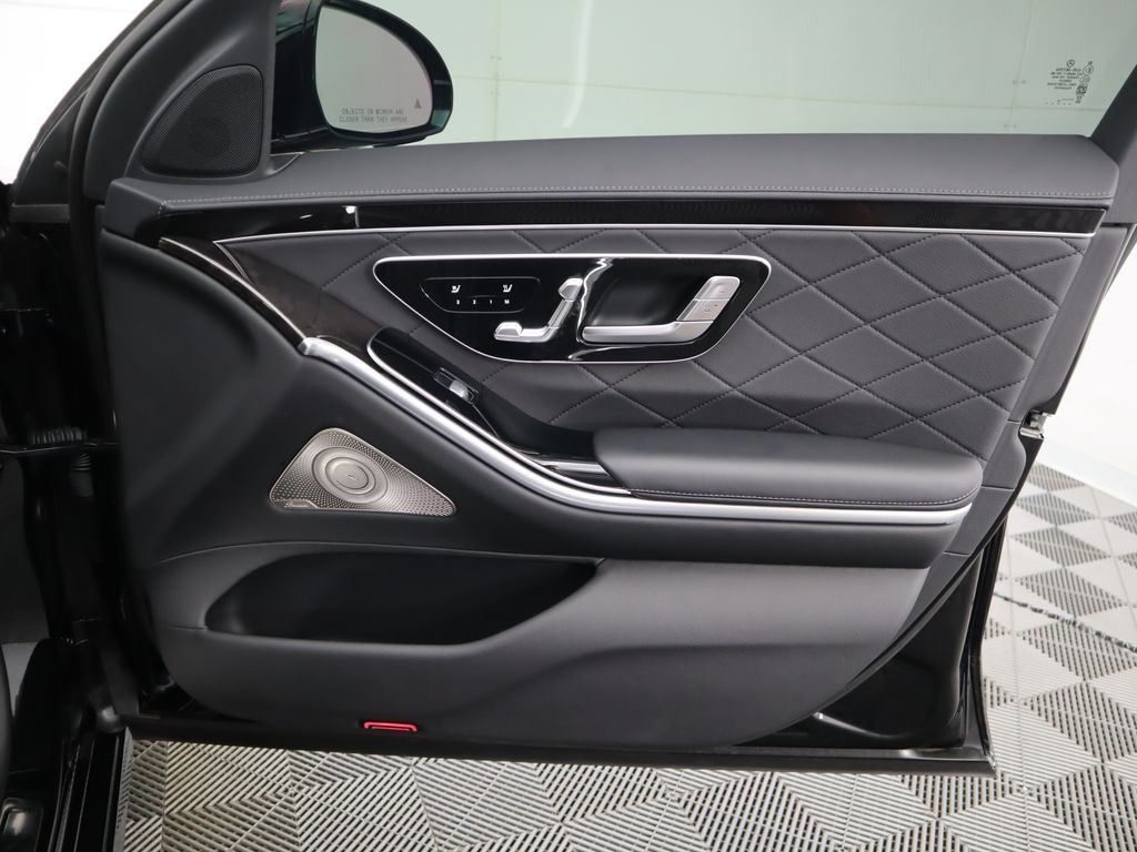 Thumbnail: 2024 Mercedes-Benz S-Class - 26