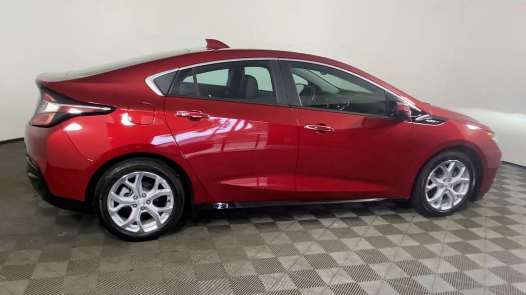 2019 Chevrolet Volt Premier 9