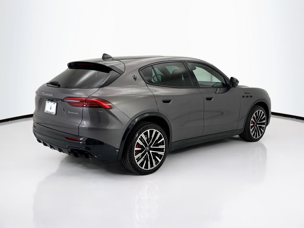 Used 2025 Grigio Lava Metallic Maserati Modena image 5