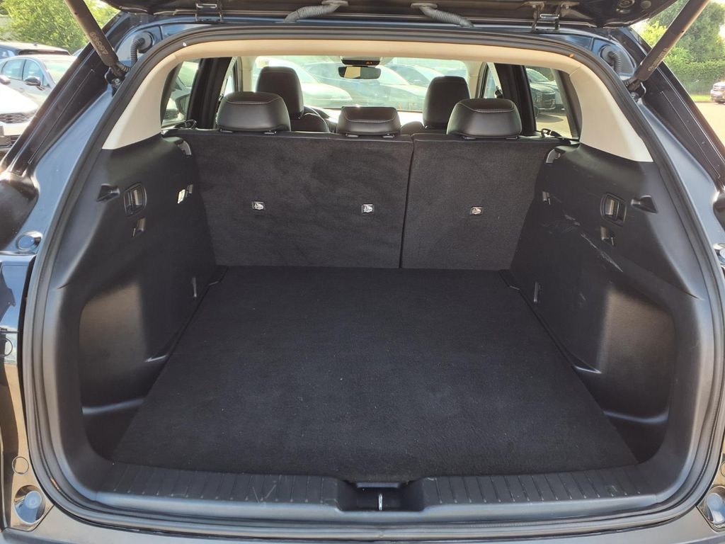 2025 Mazda CX-50 2.5 S Preferred Package - 11
