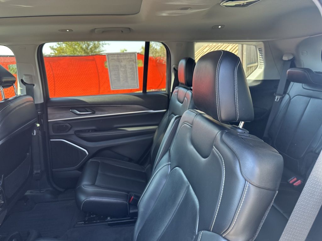 Used Car 2021 Jeep Grand Cherokee L  Limited For Sale Under $30,000 In Austin, Texas