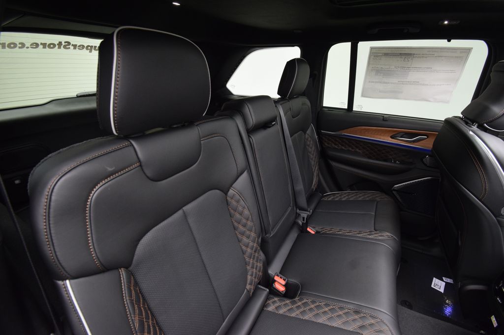 new 2026 Jeep Grand Cherokee car, priced at $58,046
