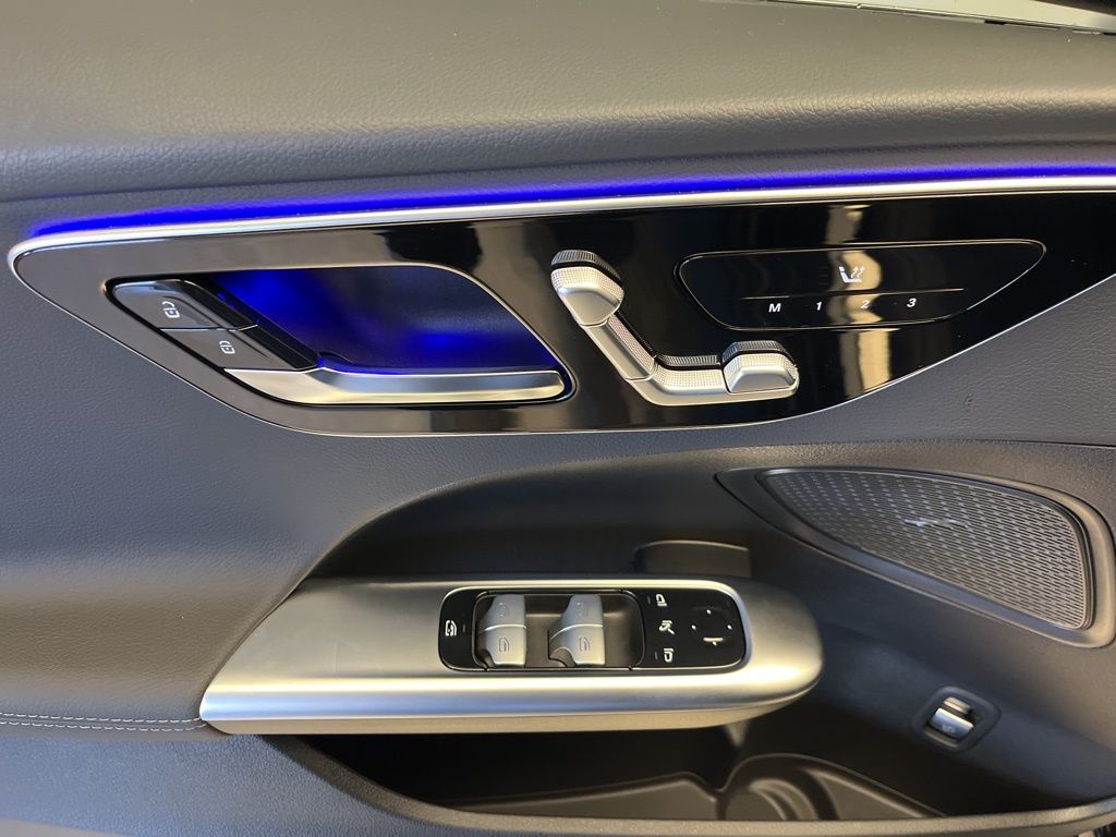 Thumbnail: 2025 Mercedes-Benz C-Class - 12