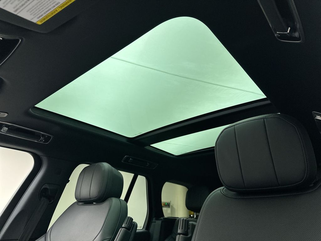 Thumbnail: 2025 Land Rover Range Rover - 23