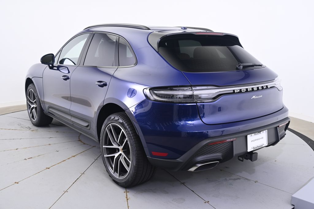 Thumbnail: 2025 Porsche Macan - 3
