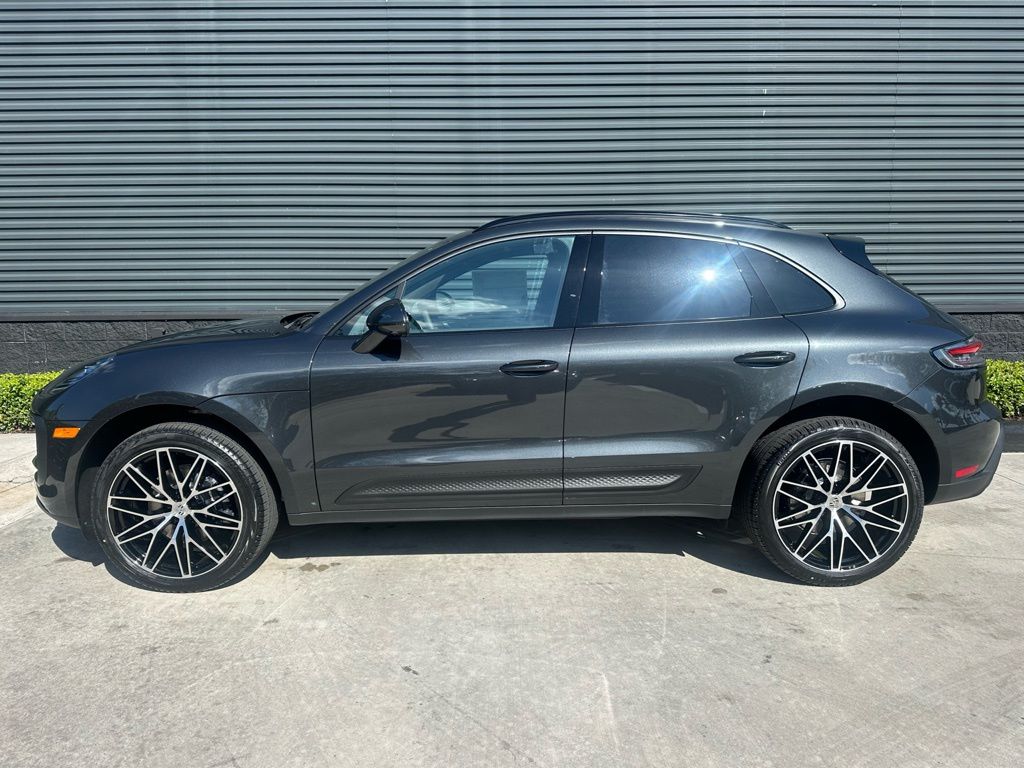 Thumbnail: 2026 Porsche Macan - 2
