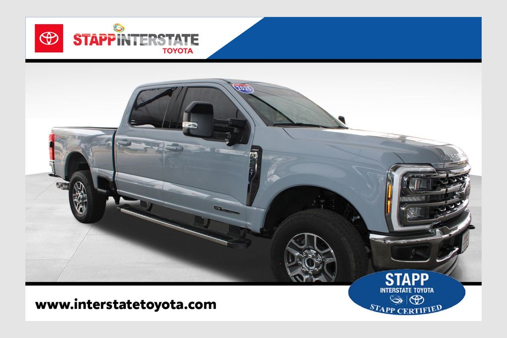 Gray Metallic 2025 Ford F-250 Super Duty Lariat Crew Cab 4WD Pickup Truck Four-Wheel Drive Automatic