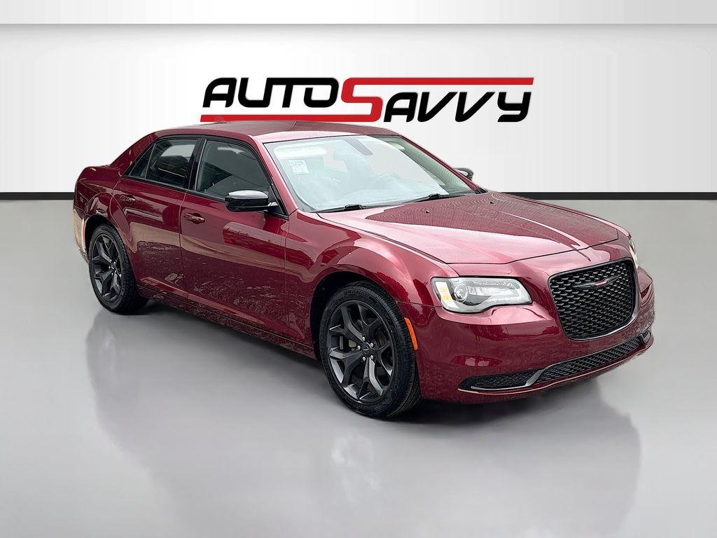 Velvet Red Pearlcoat 2022 Chrysler 300 Touring RWD Sedan Rear-Wheel Drive 8-Speed Automatic