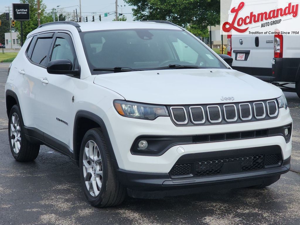 Bright White Clearcoat 2022 Jeep Compass Latitude Lux 4WD SUV / Crossover Four-Wheel Drive 9-Speed Automatic