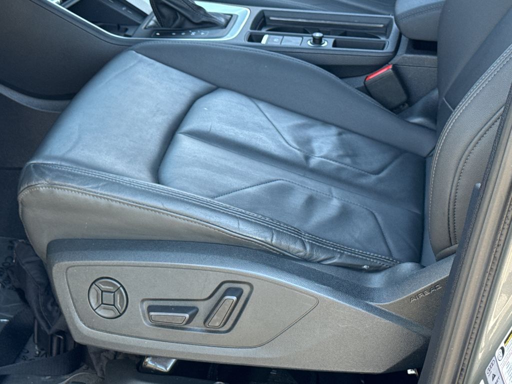 Thumbnail: 2023 Audi Q3 - 24