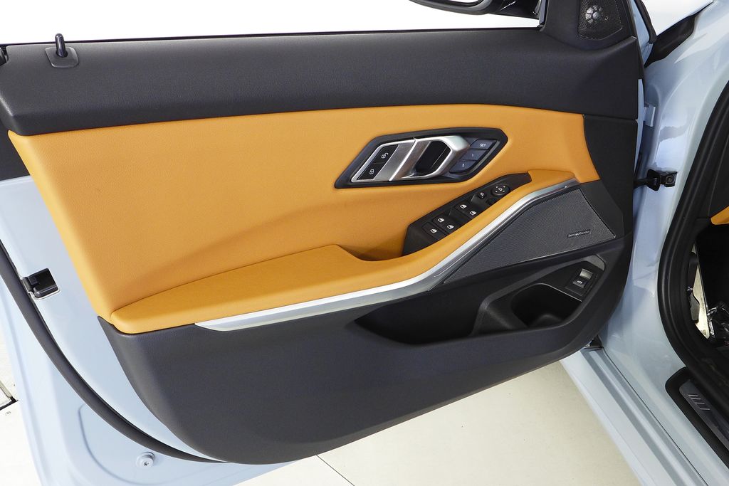 Thumbnail: 2023 BMW 3 Series - 11