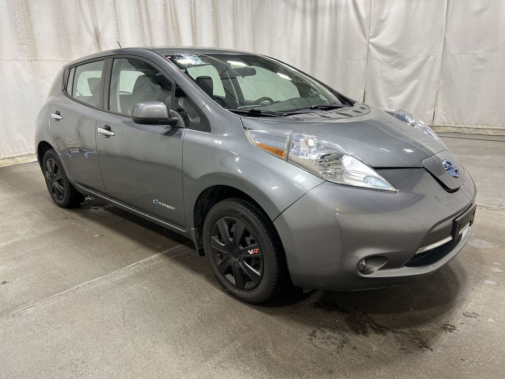 View vehicle photo 5