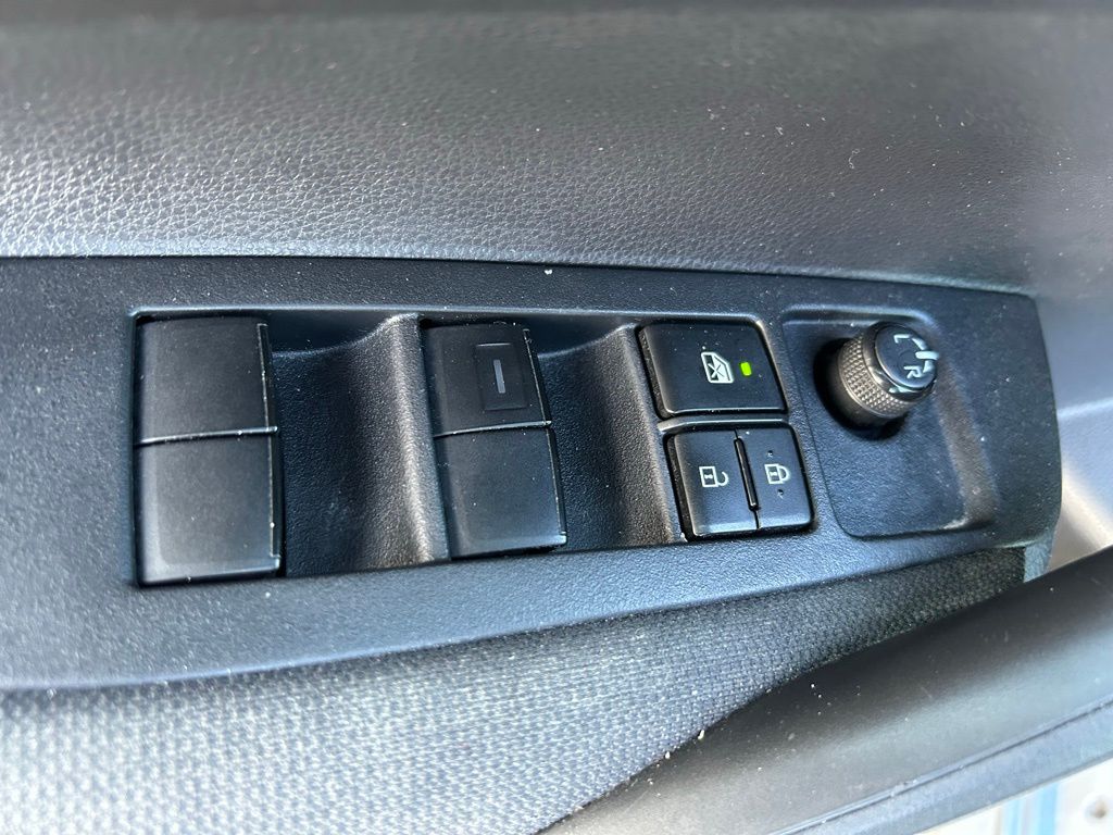 Thumbnail: 2022 Toyota Corolla - 15