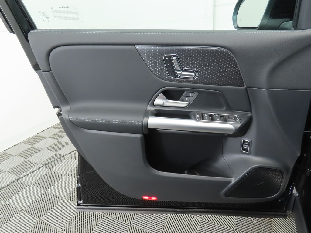 Thumbnail: 2025 Mercedes-Benz GLA - 24