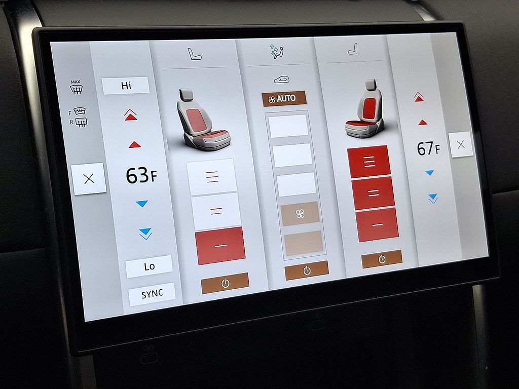 Thumbnail: 2025 Land Rover Discovery Sport - 17